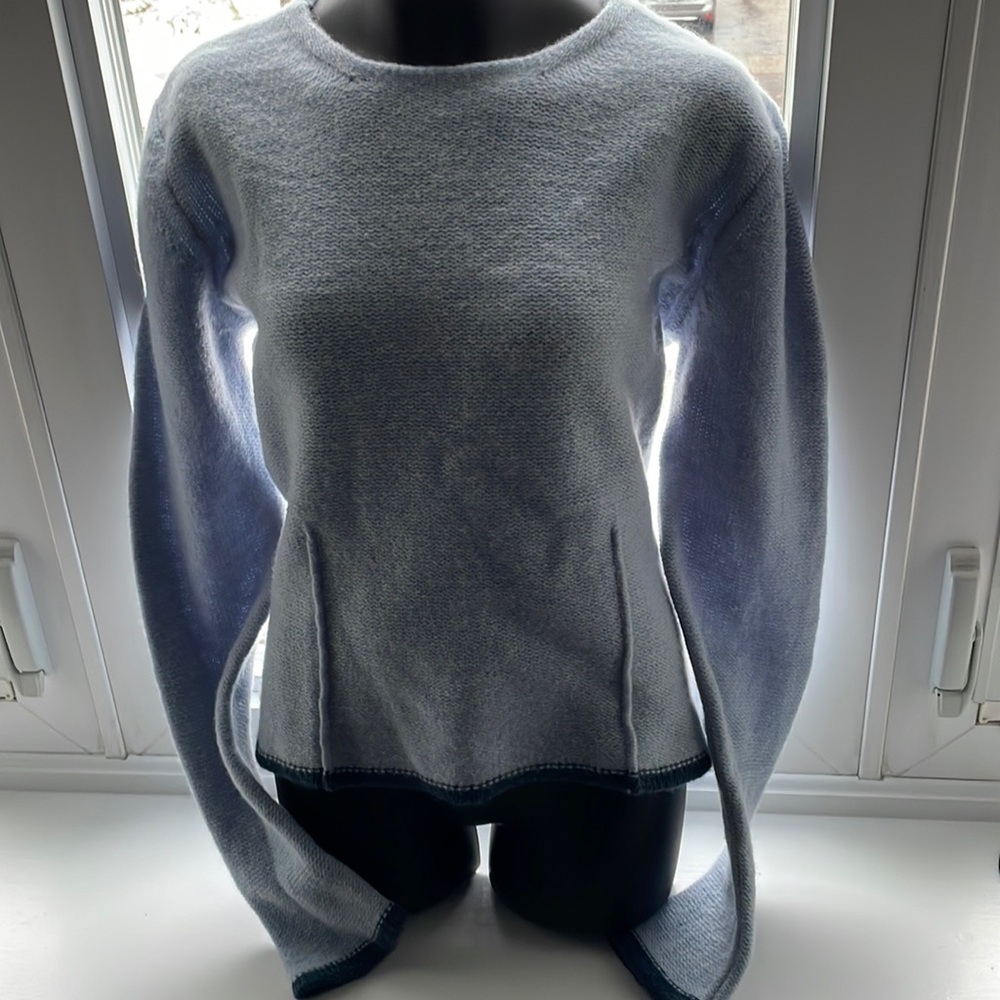 Eddie Bauer 100% lambs wool knit sweater baby blue and darker blue trim Sz M